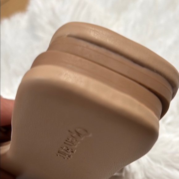 Nordstrom Open Edit Lely Slides Tan Sandals with Sleek Design 5.5 - Picture 7 of 9